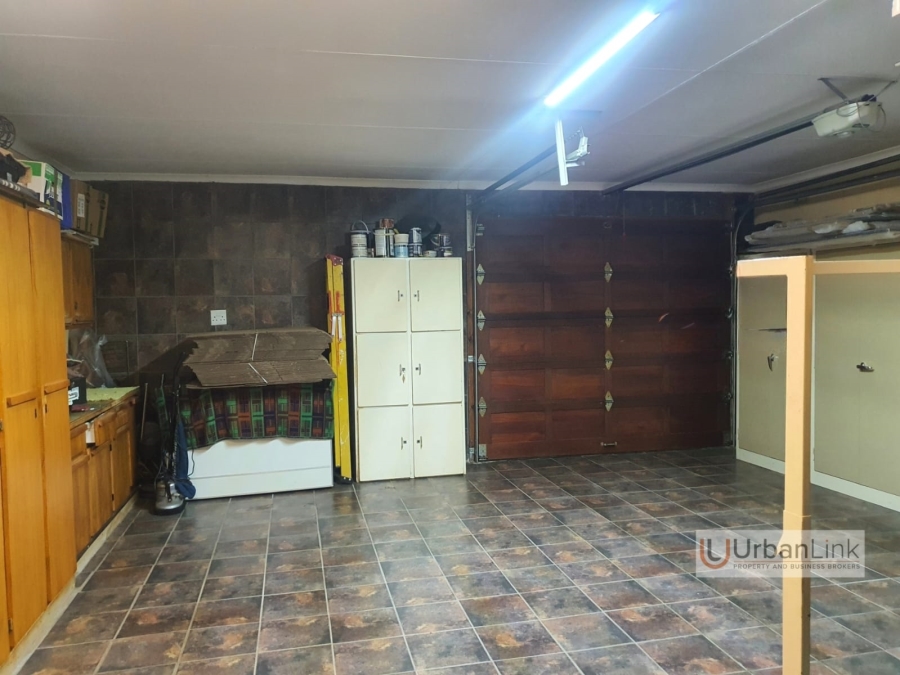 4 Bedroom Property for Sale in Safari Gardens North West